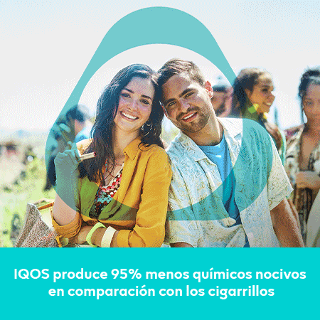 Personas sosteniendo un IQOS ILUMA