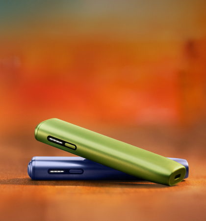 IQOS ILUMA I ONE LEAF GREEN AND DIGITAL VIOLET