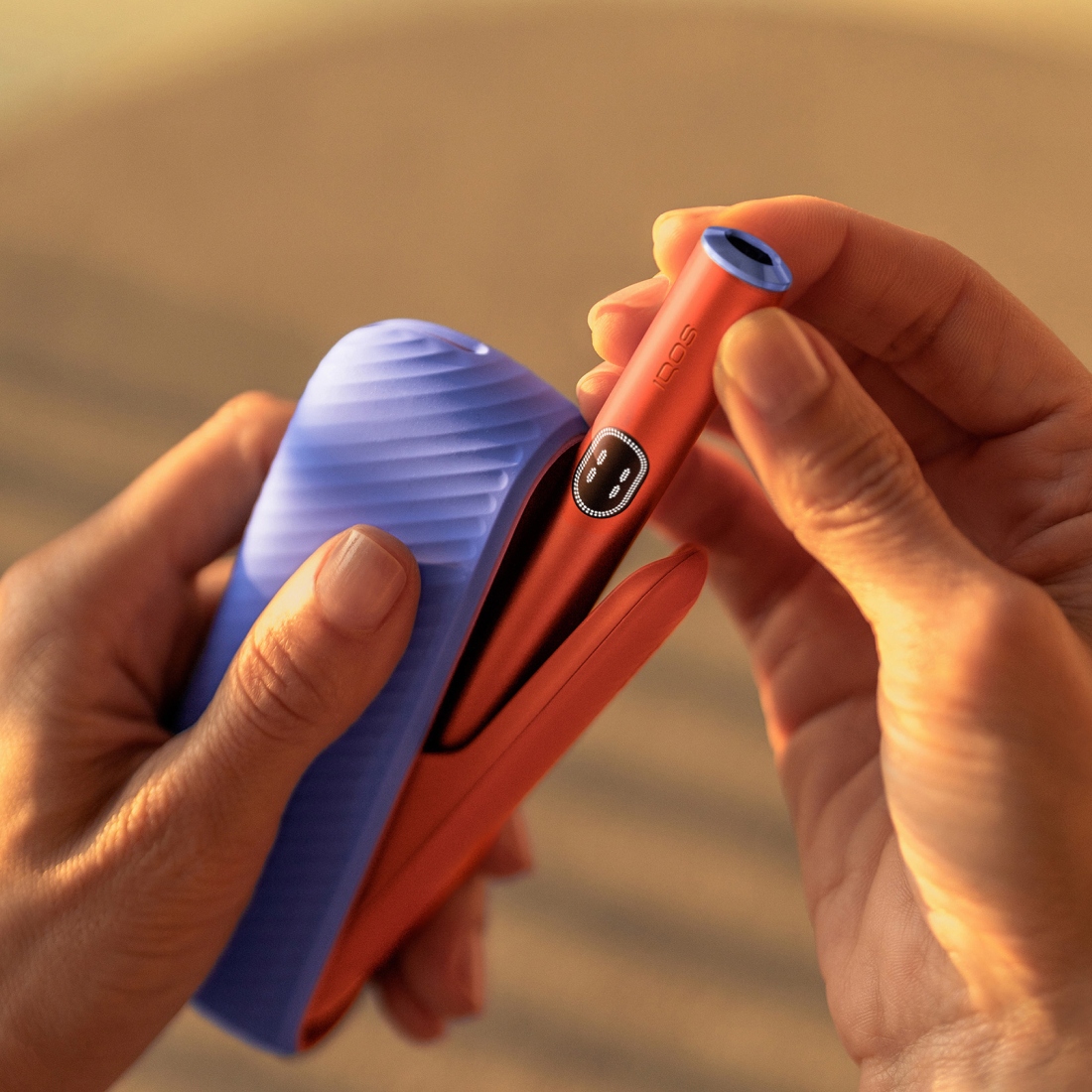 IQOS ILUMA I VIVID TERRACOTA with sleeves