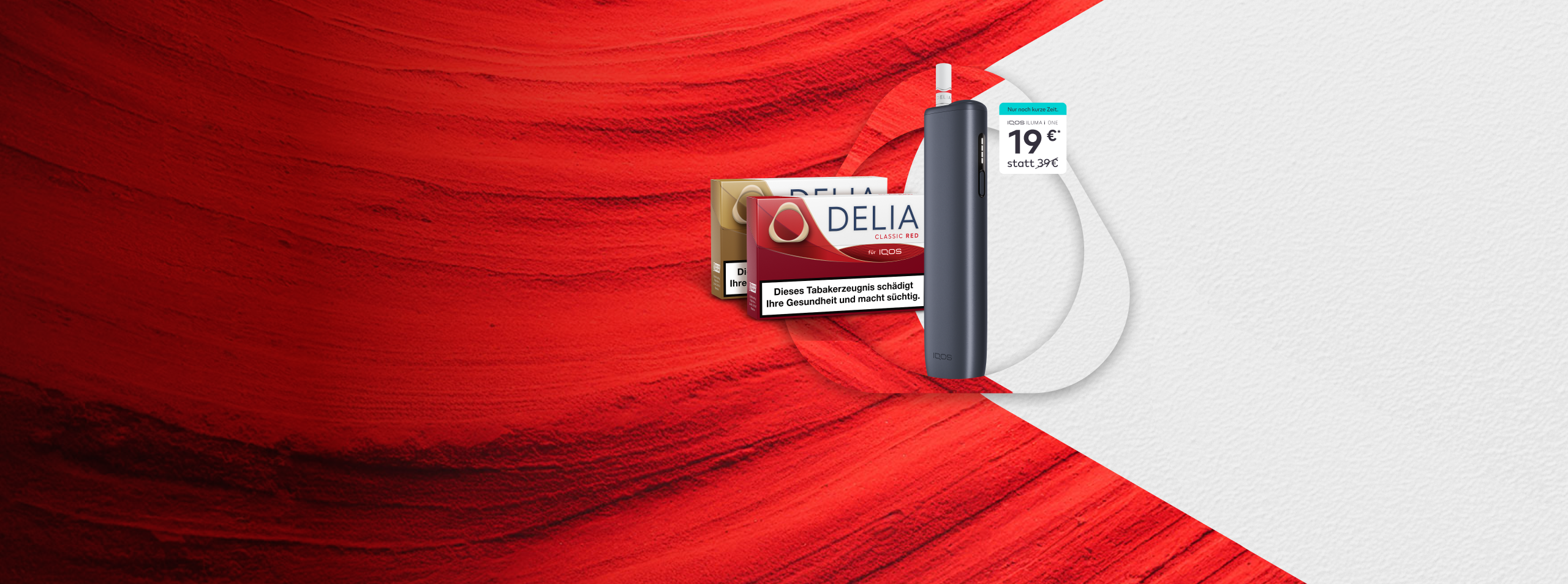 Zwei Packungen DELIA packs mit IQOS Iluma Gerät vor rotem Hintergrund.