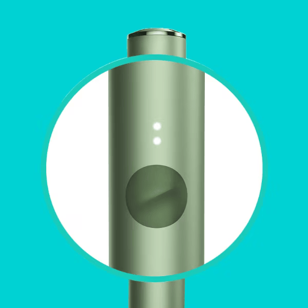 Krupni prikaz svjetla na IQOS ILUMA držaču.
