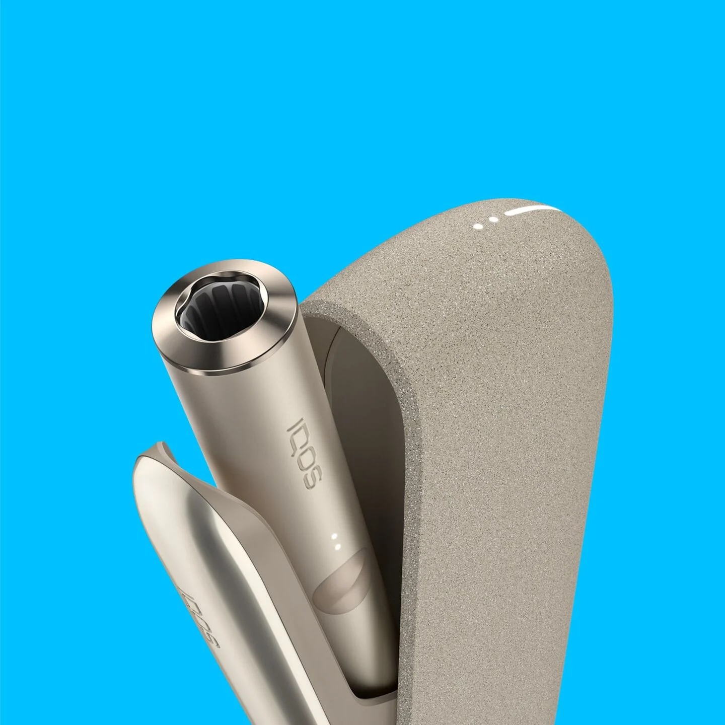 أنبوب تسخين IQOS ILUMA داخل شاحن.