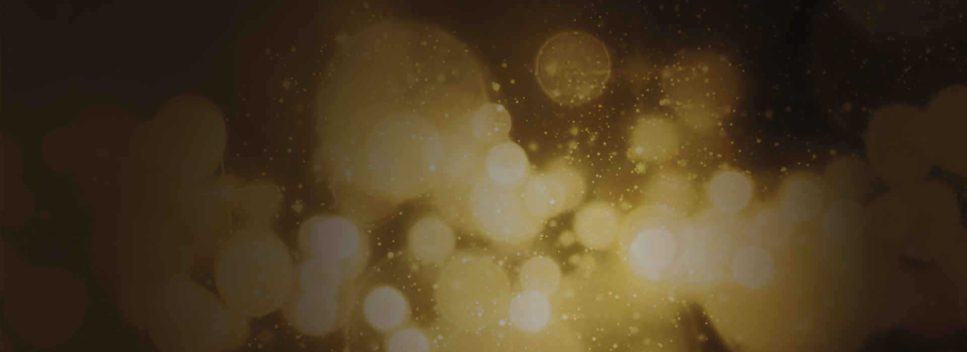 Snehové vločky za svitu mesiaca.