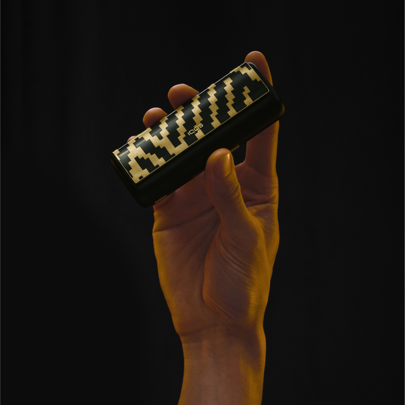 IQOS ILUMA PRIME i x Seletti Edition (Black)